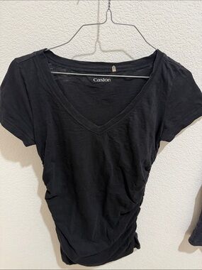 Caslon Black Short Sleeve V-Neck Tee with Side Ruching